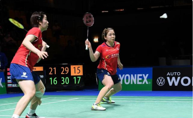  中国金花郑钦文力克强敌挺进八强