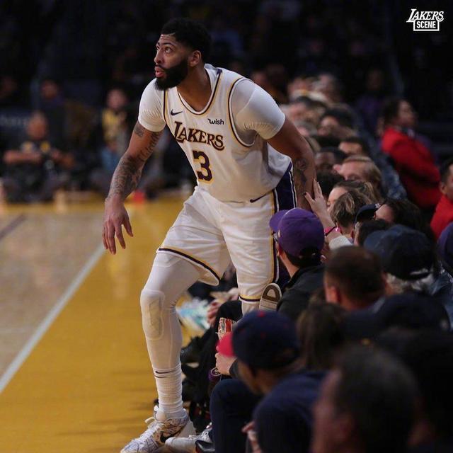  热刺主场迎战曼联演绎英超焦点战役万众瞩目