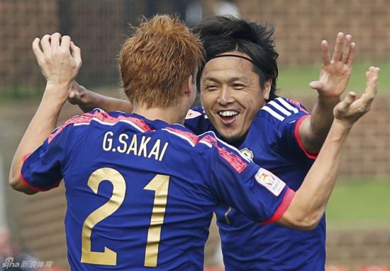  老将宝刀未老，头球攻门技惊四座