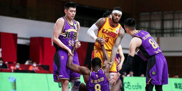  双塔组合发威，内线统治力无人能挡