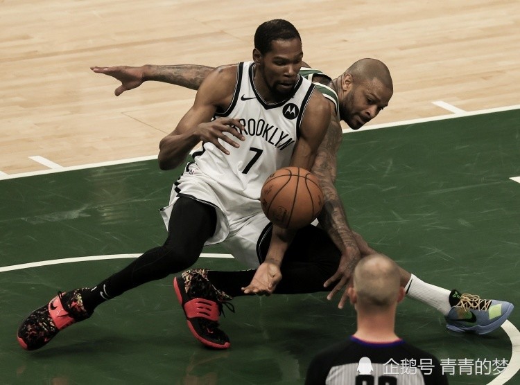  雄鹿字母哥强势发挥轻取篮网