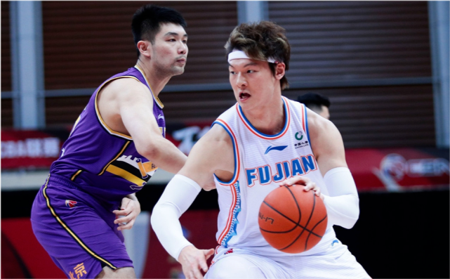  王哲林双二十加冕福建擒下南京同曦