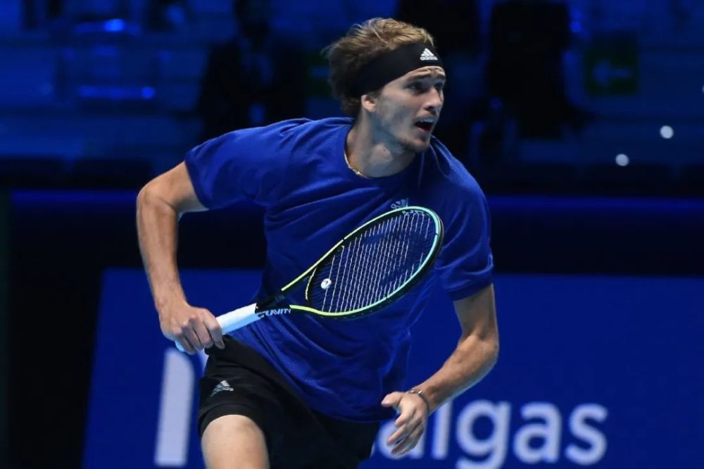  卢布列夫五盘鏖战险胜晋级决赛