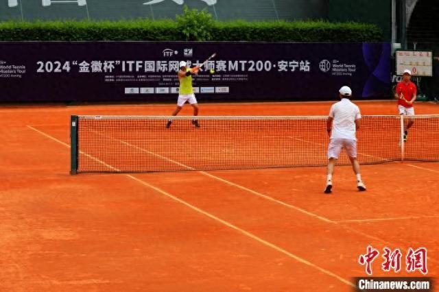  老年网球爱好者增多，养生打法注重节奏控制