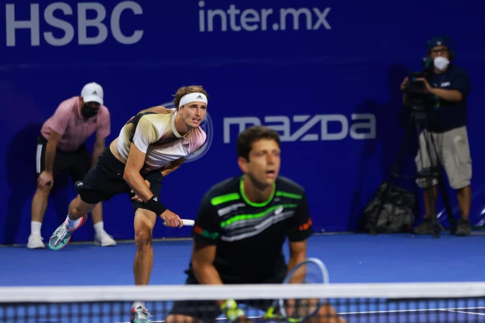  纳达尔伤愈复出首秀告捷展现王者风范